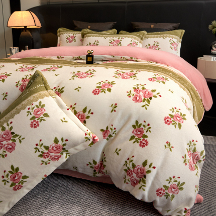 91家纺网 家纺一手货源 找家纺 狂想家 2025新款轻奢风牛奶绒印花四件套 香榭丽人