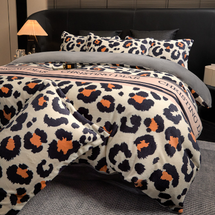 91家纺网 家纺一手货源 找家纺 狂想家 2025新款轻奢风牛奶绒印花四件套 克里斯汀日记