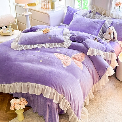 91家纺网 家纺一手货源 找家纺 （总）苏米娜2024秋冬新款230g法式公主粉少女心牛奶绒四件套法莱绒金貂绒兔兔绒牛奶绒床裙款四件套蝴蝶花绒床盖款四件套