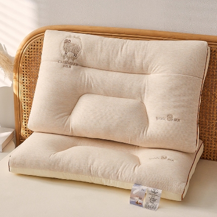 91家纺网 家纺一手货源 找家纺 （总）乐可 2024新款轻奢羊绒蚕咝枕枕头枕芯-风格一