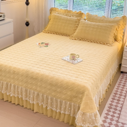 91家纺网 家纺一手货源 找家纺 （总）佰诗特 牛奶绒纯色床盖夹棉三件套立体烂花雕花绒被套蕾丝单床盖加棉四件套