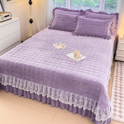 91家纺网 家纺一手货源 找家纺 （总）佰诗特 牛奶绒纯色床盖夹棉三件套立体烂花雕花绒被套蕾丝单床盖加棉四件套