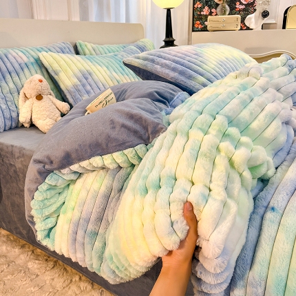 91家纺网 家纺一手货源 找家纺 （总）2025新款 高克重七彩短毛兔兔绒牛奶绒四件套-晕彩系列