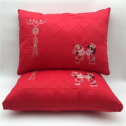 91家纺网 家纺一手货源 找家纺 全棉婚庆枕芯刺绣款羽丝绒喜庆枕头 全棉羽丝枕 婚庆枕头