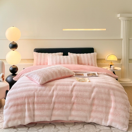 91家纺网 家纺一手货源 找家纺 （总）2025年新款 高克重 短毛兔兔绒牛奶绒床裙四件套-9.5斤 拉格系列