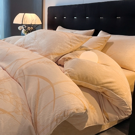 91家纺网 家纺一手货源 找家纺 （总）经年 2025新款牛奶绒四件套-风吹麦香