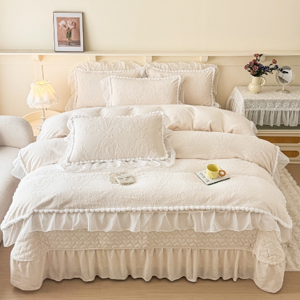 91家纺网 家纺一手货源 找家纺 （总）佰诗特 2025新款法式雕花绒牛奶绒四件套 立体烂花兔毛绒毛球加棉加厚纯色床盖三件套四件套