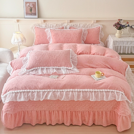 91家纺网 家纺一手货源 找家纺 （总）佰诗特 2025新款法式雕花绒牛奶绒四件套 立体烂花兔毛绒毛球加棉加厚纯色床盖三件套四件套