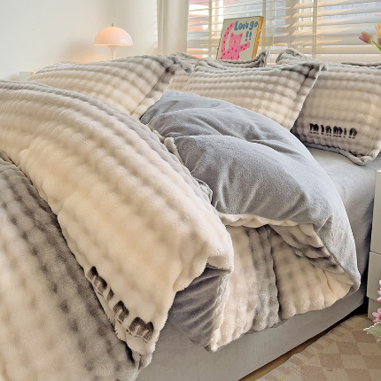 卢赛尔 2024新款加厚泡泡牛奶绒印花工艺立体四件套 灰色空间