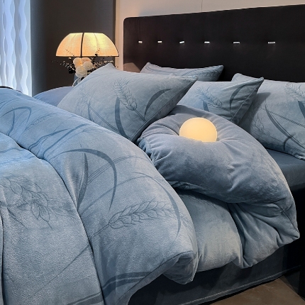 91家纺网 家纺一手货源 找家纺 （总） 2025新款 牛奶绒四件套-风吹麦香