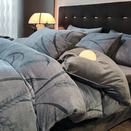 91家纺网 家纺一手货源 找家纺 （总） 2025新款 牛奶绒四件套-风吹麦香