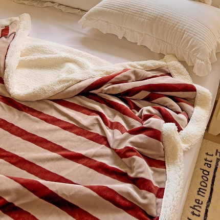 91家纺网 家纺一手货源 找家纺 （总）艾咪-Amy ntmy 新款ins条纹牛奶绒双层毯子毛毯休闲毯