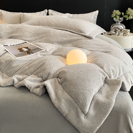 新方向 2025新款全消光A类烂花牛奶绒四件套-蝴蝶戏花 蝴蝶戏花-浅灰