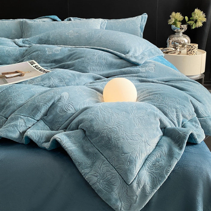 91家纺网 家纺一手货源 找家纺 新方向 2025新款全消光A类烂花牛奶绒四件套-蝴蝶戏花 蝴蝶戏花-宾利兰