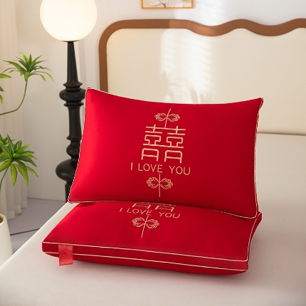 91家纺网 家纺一手货源 找家纺 （总）九州枕芯 新款大红婚庆羽丝枕