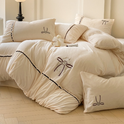 91家纺网 家纺一手货源 找家纺 （总）奥汀洛家纺 2025新款法式皱皱边牛奶绒爱丽丝四件套