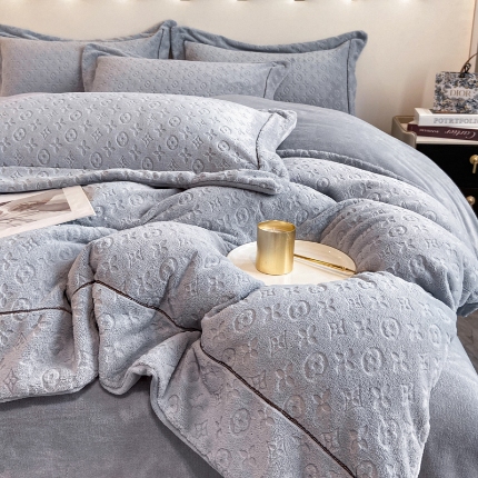 91家纺网 家纺一手货源 找家纺 （总）2025新款210克全消光A类烂花牛奶绒工艺款四件套