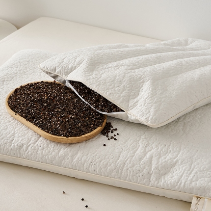 91家纺网 家纺一手货源 找家纺 （总）乐可 2024新款A类全棉植萃草本单边护颈枕儿童枕学生枕成人枕 枕头枕芯