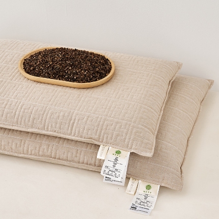 91家纺网 家纺一手货源 找家纺 （总）乐可 2024新款A类全棉植萃草本绗绣枕儿童枕学生枕成人枕 枕头枕芯