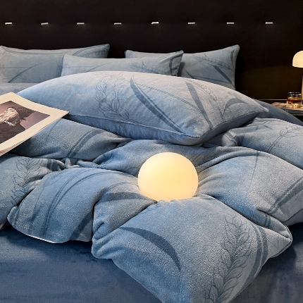 91家纺网 家纺一手货源 找家纺 （总）2025新款  独家花型  牛奶绒四件套 跑量直播款 -风吹麦香