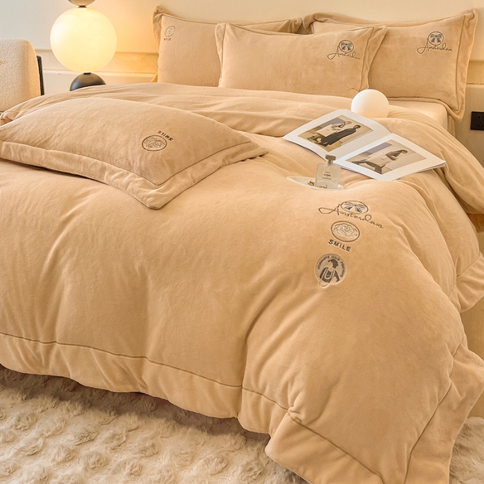 91家纺网 家纺一手货源 找家纺 新方向 2025新款全消光A类刺绣牛奶绒四件套-伊菲 伊菲-香槟