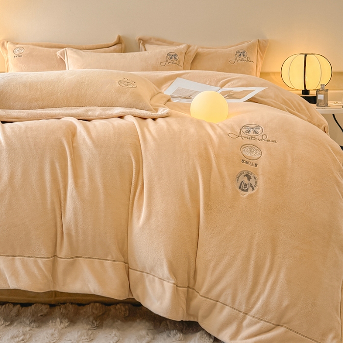 91家纺网 家纺一手货源 找家纺 新方向 2025新款全消光A类刺绣牛奶绒四件套-伊菲 伊菲-香槟