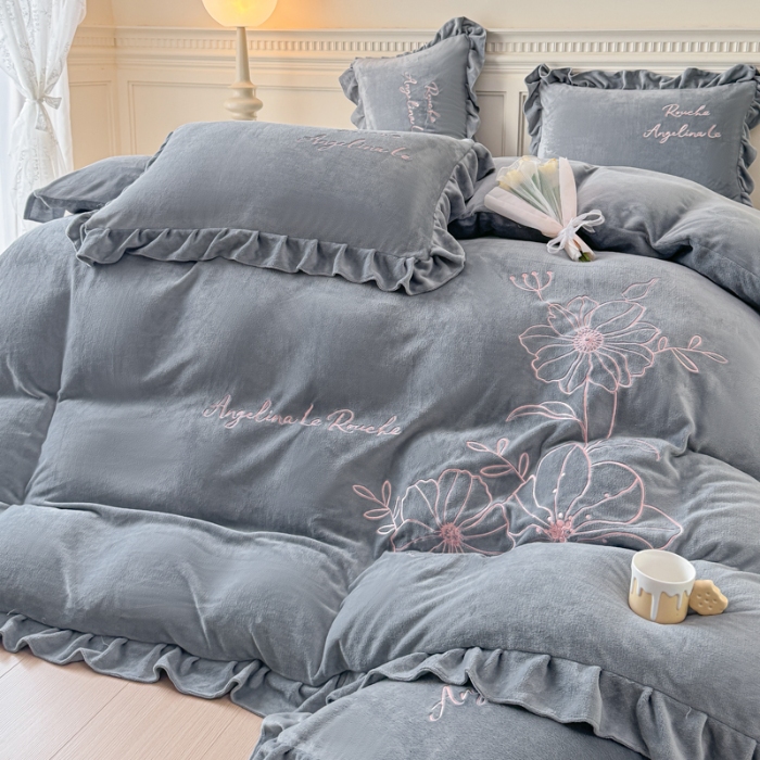 91家纺网 家纺一手货源 找家纺 （总）【苏东来】高端韩版花边加厚少女心法式公主风大版花卉牛奶绒刺绣贴布绣四件套小清新兔毛绒法莱绒床盖被套床单床裙款