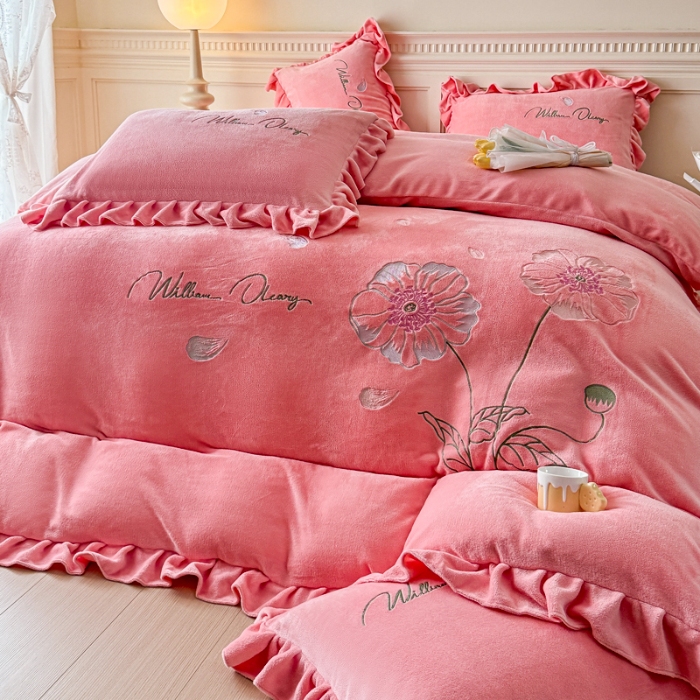 91家纺网 家纺一手货源 找家纺 （总）【苏东来】高端韩版花边加厚少女心法式公主风大版花卉牛奶绒刺绣贴布绣四件套小清新兔毛绒法莱绒床盖被套床单床裙款