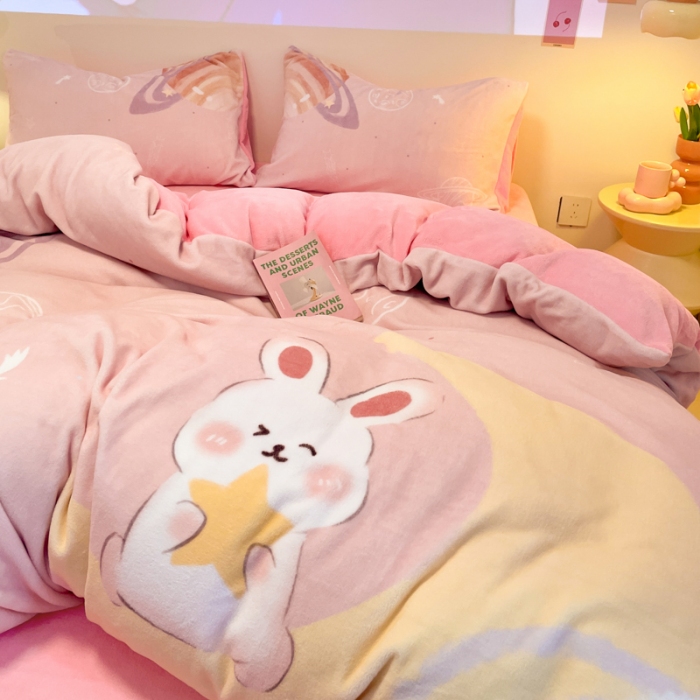 91家纺网 家纺一手货源 找家纺 （总）控价 2025年新款240克全消光A类儿童牛奶绒四件套-萌萌兔