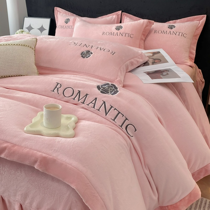 91家纺网 家纺一手货源 找家纺 （总）2025秋冬230g9斤全消光牛奶绒双拼绣花四件套绒宽边被套高端轻奢山茶花系列