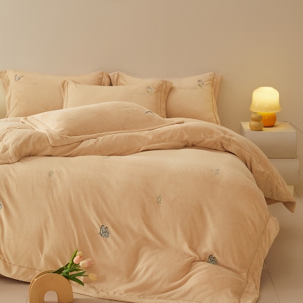 （总）控价 2025年新款240克全消光A类刺绣牛奶绒四件套-悦动