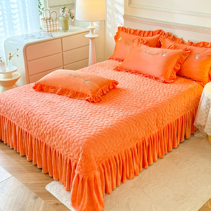 91家纺网 家纺一手货源 找家纺 （总）2025秋冬新款230g立体花朵全消光牛奶绒床盖四件套11斤重加厚婴儿绒法莱绒床裙款床盖款四件套