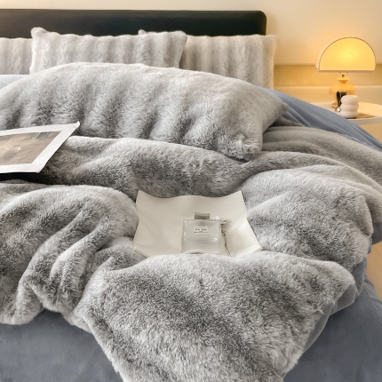 91家纺网 家纺一手货源 找家纺 （总）2025年新款 高克重 短毛兔兔绒牛奶绒床裙四件套-9.5斤 拉格系列