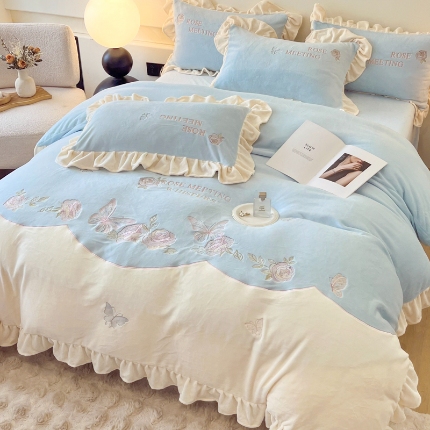 91家纺网 家纺一手货源 找家纺 （总）奥汀洛家纺 2025新款牛奶绒法式少女心刺绣四件套-梦幻蝴蝶