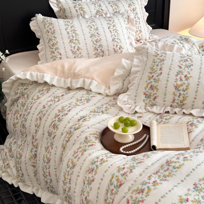 91家纺网 家纺一手货源 找家纺 （总）潘朵拉家纺 2024爆款绒法式双层牛奶绒花边四件套