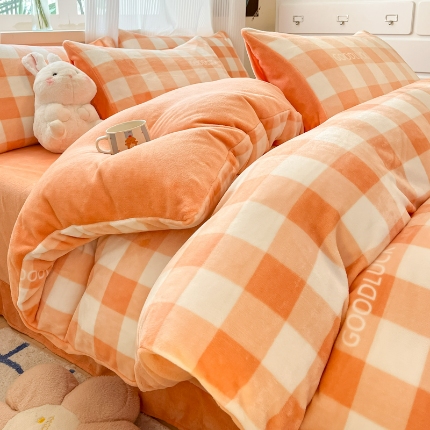 91家纺网 家纺一手货源 找家纺 绘萱家居 2025新款高克重印花牛奶绒四件套小格-橙