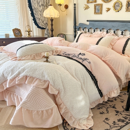 91家纺网 家纺一手货源 找家纺 （总）乐朵家居 2025秋冬 欧若拉 牛奶绒床单款床盖款四件套（控价单278夹棉318）