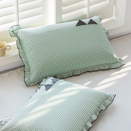 91家纺网 家纺一手货源 找家纺 总【呦呦南宋】2025新款 多层结构拉链款A类纯棉三角枕套48*74cm一对装超声波压棉色织水洗棉全棉单品花边枕头套