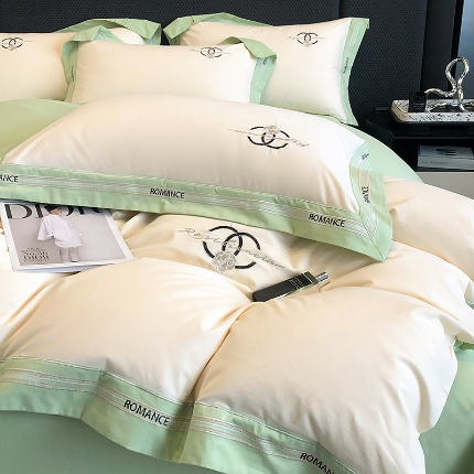 91家纺网 家纺一手货源 找家纺 秋冬加厚超细旦超柔长绒棉磨毛刺绣四件套100%纯棉全棉床品 奶茶杏拼绿-华尔兹-超细旦超柔长绒棉
