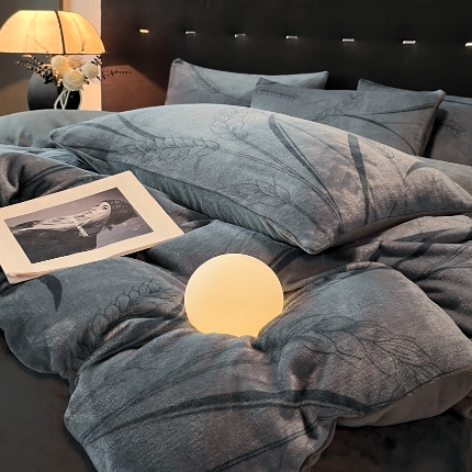 91家纺网 家纺一手货源 找家纺 （总）2025新款 专版花型 牛奶绒四件套 跑量直播款 - 风吹麦香