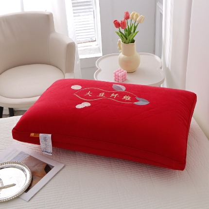 91家纺网 家纺一手货源 找家纺 兴丝露枕芯 大豆纤维枕 羽丝绒枕芯 绣花枕芯 舒适枕 成人枕头