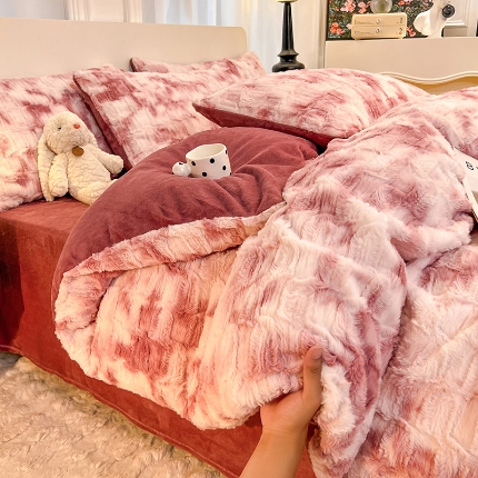 91家纺网 家纺一手货源 找家纺 （总）2025年新款 高克重 兔毛绒 牛奶绒四件套 直播首选-菱格系列