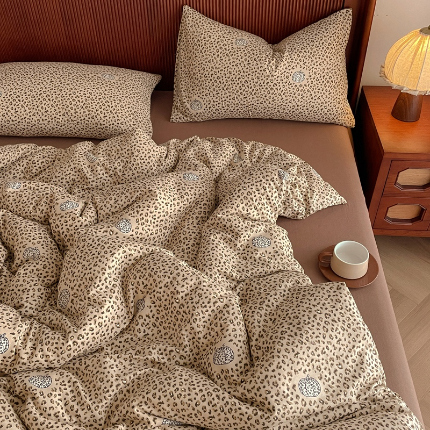 91家纺网 家纺一手货源 找家纺 （总）一比一家纺 2025新款全棉母婴级抗菌有氧全棉双层纱亲肤全棉小清新印花三件套四件套