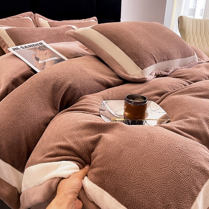 91家纺网 家纺一手货源 找家纺 （总）极简 2024新款雕花牛奶绒宽边四件套