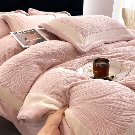 91家纺网 家纺一手货源 找家纺 （总）极简 2024新款雕花牛奶绒宽边四件套