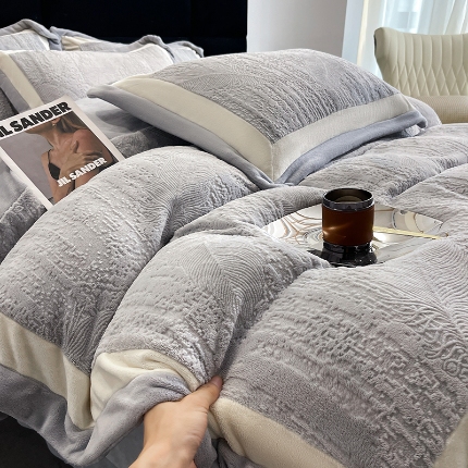 91家纺网 家纺一手货源 找家纺 （总）极简 2024新款雕花牛奶绒宽边四件套