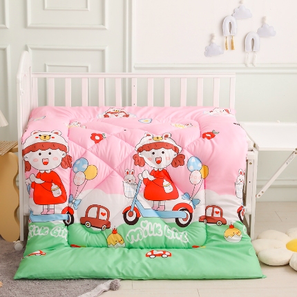 91家纺网 家纺一手货源 找家纺 （总）吉咪兔 2024新款儿童卡通被子幼儿园磨毛化纤被芯保暖春秋被冬被