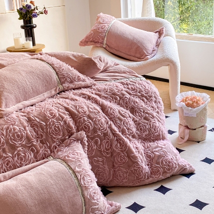 91家纺网 家纺一手货源 找家纺 （总）庭笙 新款高克重牛奶绒/兔毛立体玫瑰四件套-玫瑰的故事