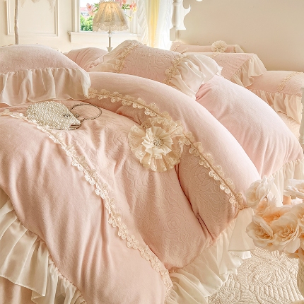 91家纺网 家纺一手货源 找家纺 （总）乐朵家居 2025秋冬 梦妮莎 牛奶绒床单款床盖款四件套（控价 单269 夹棉299）