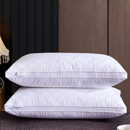 91家纺网 家纺一手货源 找家纺 兴丝露枕芯 全棉三线格绗缝枕头 立体枕 羽丝枕 全棉枕芯